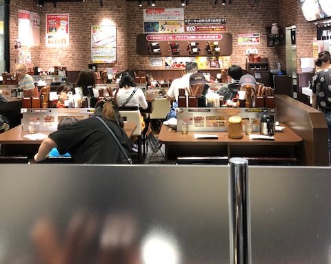いきなりステーキ店内風景