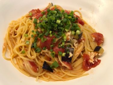 こなな・味噌バスタ(トマトのパスタ)