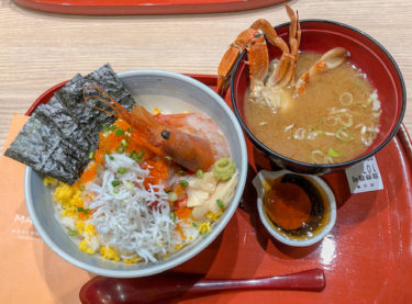 中與食堂・海盛り丼しらす乗せ(カニ汁膳)