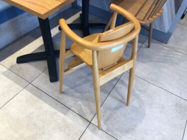 タクカフェ相模大塚・子供椅子