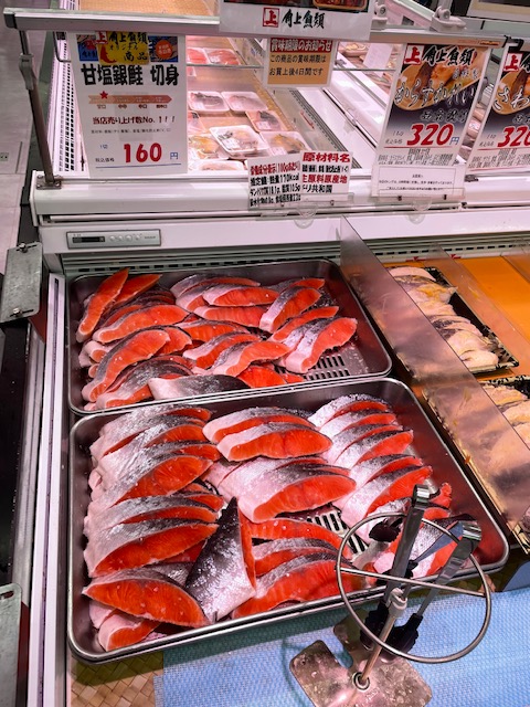 生鮮市場・鮭コーナー
