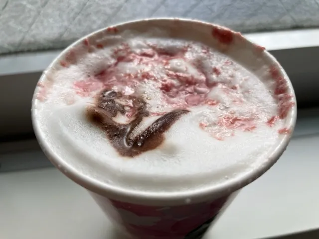 スターバックス・さくら&ストロベリーシェイブチョコレート