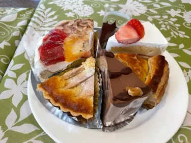 デリス・種類豊富なケーキ