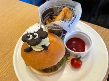 ショーンビレッジ・シャーリーのフライドチキンバーガー