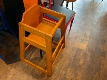 うまみバーガー・子供椅子