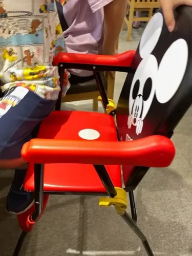 札幌ラーメン郷・子供椅子2