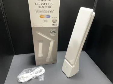 ニトリ・LEDデスクライト(コードレス・USB)