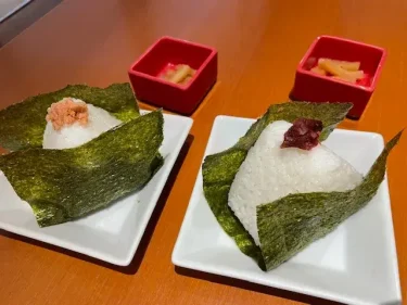 ゆったりCoco・お和んや(おにぎり・梅と鮭)