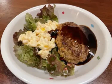 大福・キッズメニュー(ハンバーグとマヨコーン)