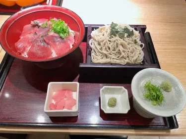 家族亭・マグロ丼セット