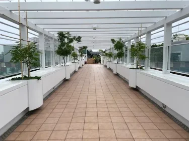 玉川高島屋の屋上庭園・連絡通路2