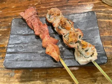マニトン・豚巻梅しそ串とレバー