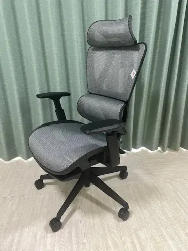 ニトリ・オフィスチェア(メッシュ)1