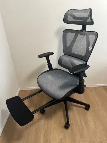 ニトリ・オフィスチェア(メッシュ)3