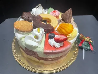 シャトレーゼ・XmasアイスアソートケーキThe ICE CREAMSHOP 17㎝