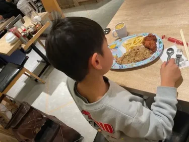 大阪王将・食事風景1