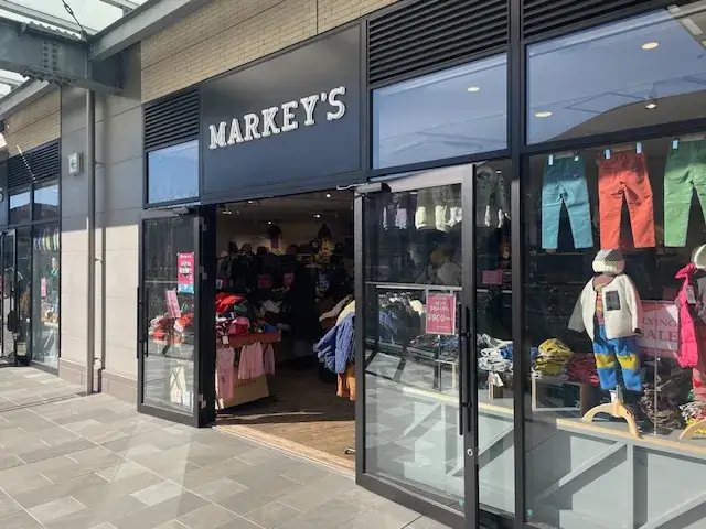 マーキーズ・施設風景1