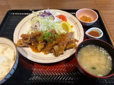 大戸屋・豚肩ロースの唐揚げ(胡麻にんにくダレ)