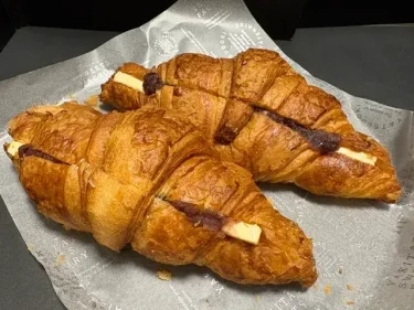 シャトレーゼ・あんバタークロワッサン