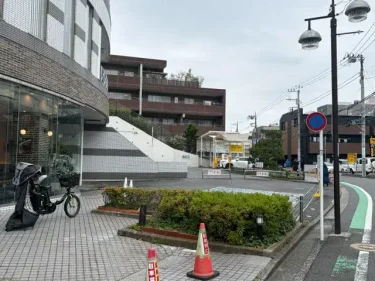 パルテ青葉台・駐車場