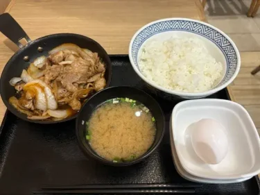 吉野家・鉄板焼肉定食(玉子)