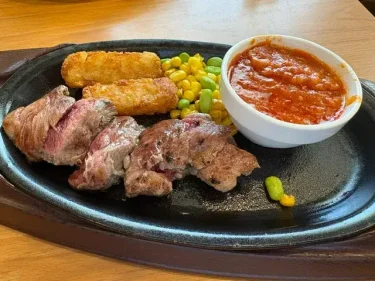 ガスト・赤身ビーフステーキ(100g)