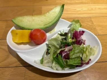 リーベル・八百屋さんのスパゲティ(別皿のフルーツ)