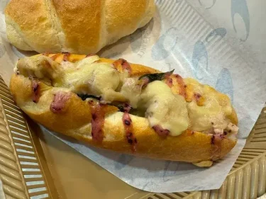ヴィドフランス・梅じそチキンドッグ