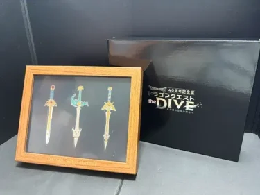 Dragon Quest DIVE・限定特典付きチケット(伝説の剣/特製ピンバッジ 3種セット)