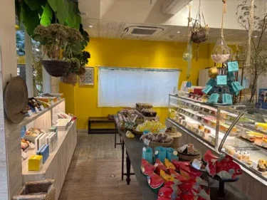 メゾンジブレー・店内風景①